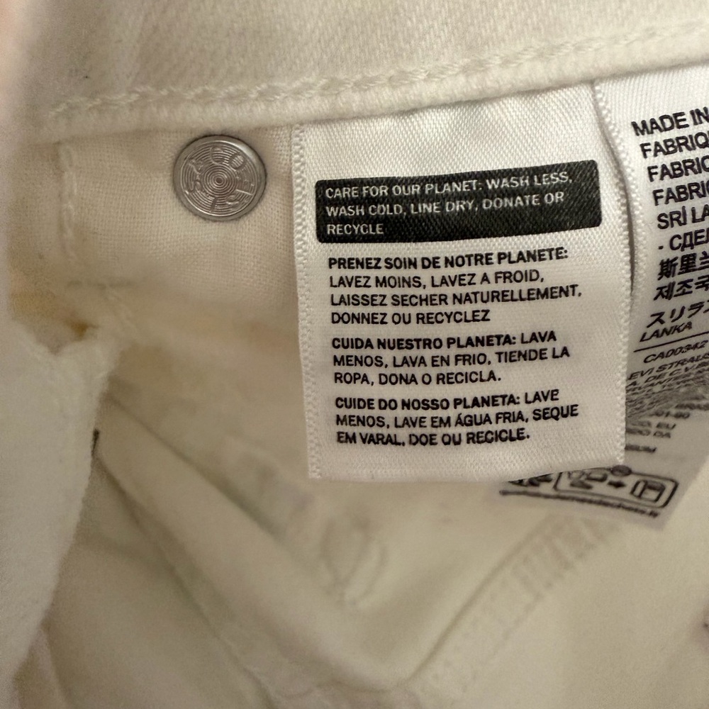 Levi's Women's Wedgie Straight Leg Jeans - White - Picture 10 of 12